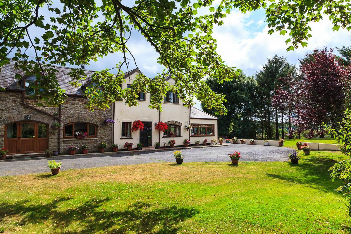 Langdon Farm Guest House Kilgetty Exterior photo